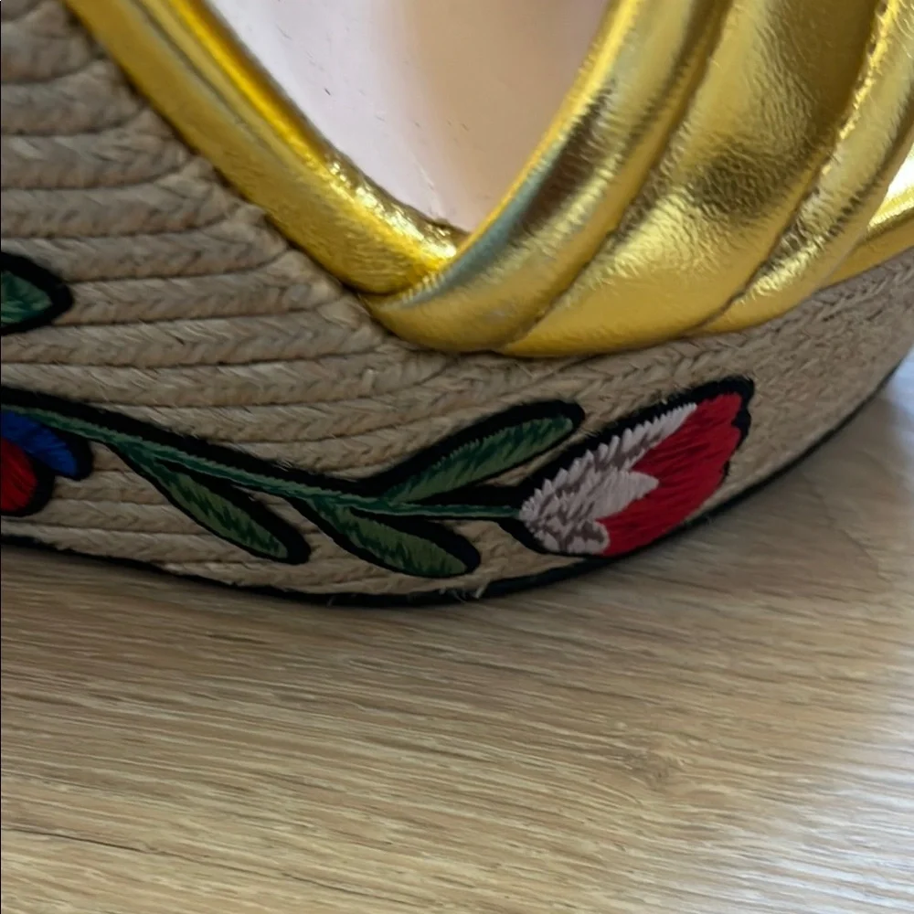 Gucci Gold Wedge Sandals with T-Strap Design Stitch Floral Size 42 - Picture 12 of 15